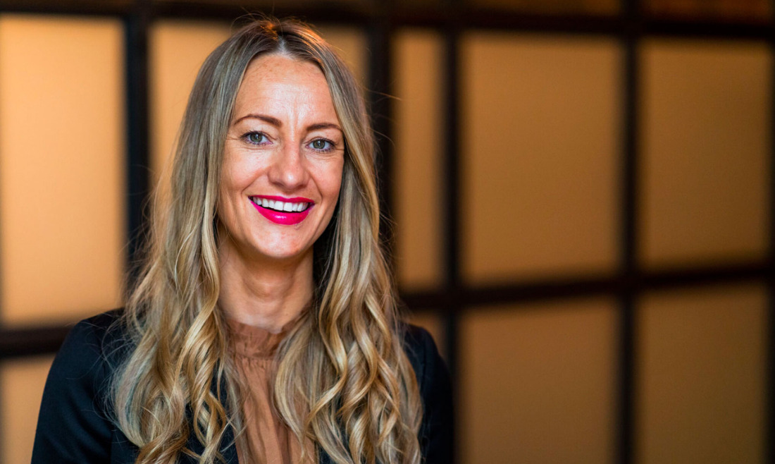 マカダミア・モーメント:ミンディー・ウッズの物語